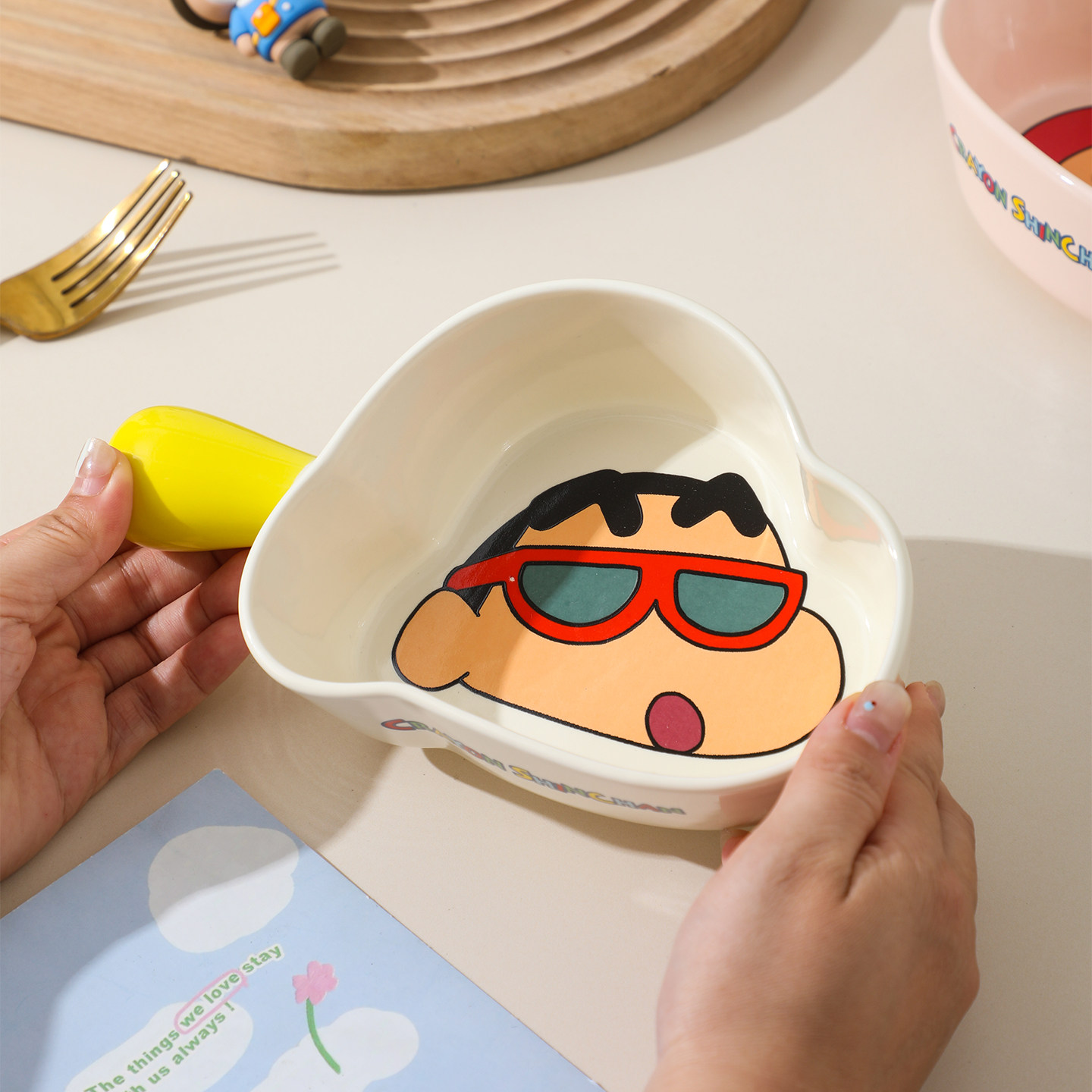 蜡笔小新陶瓷烤碗家用带手柄碗水果沙拉碗卡通学生宿舍单柄米饭碗