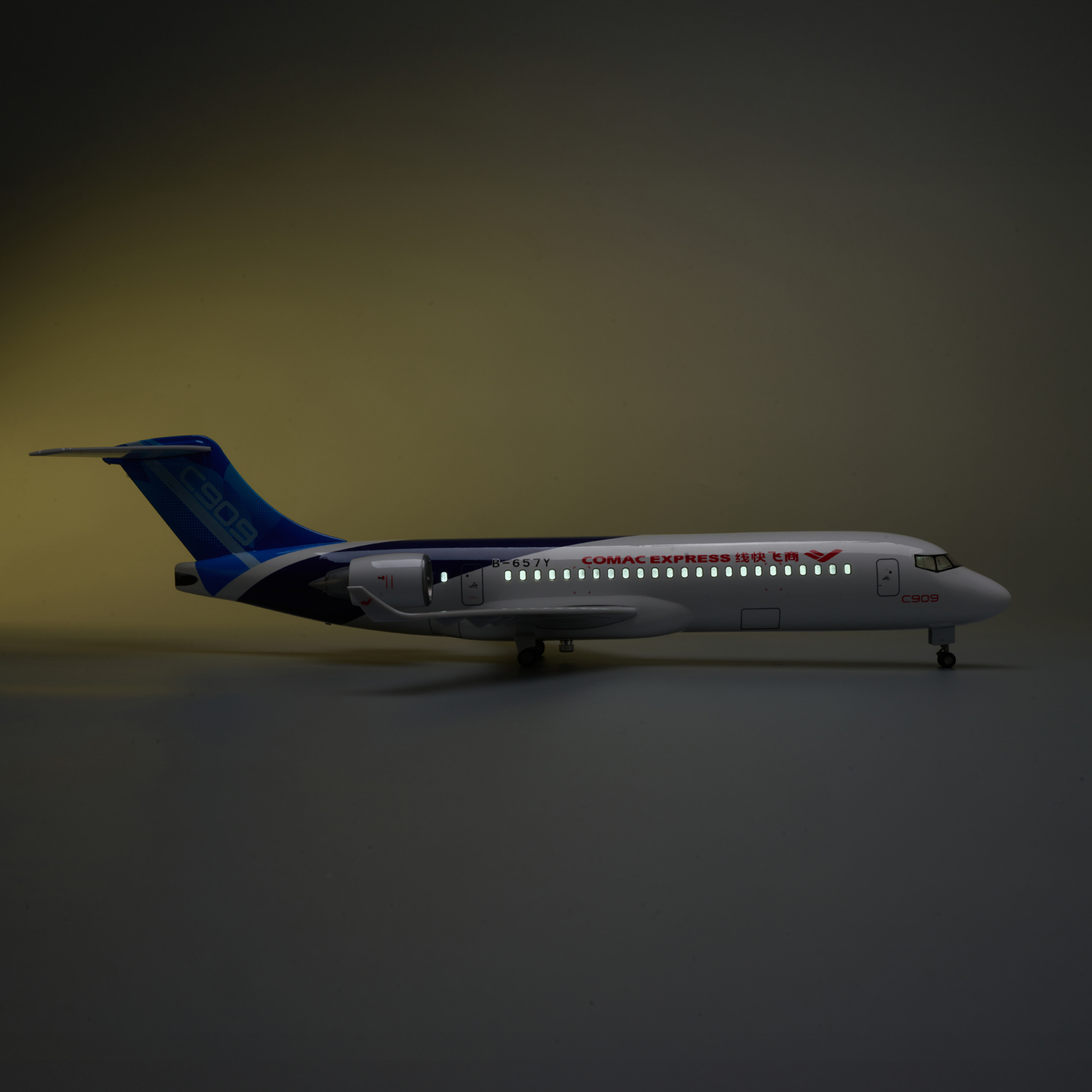 【带轮子带灯】商飞快线C909仿真民航飞机模型客机航空ARJ21摆件 - 图1