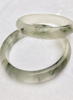 高冰天山冰翠女士飘绿花玉镯