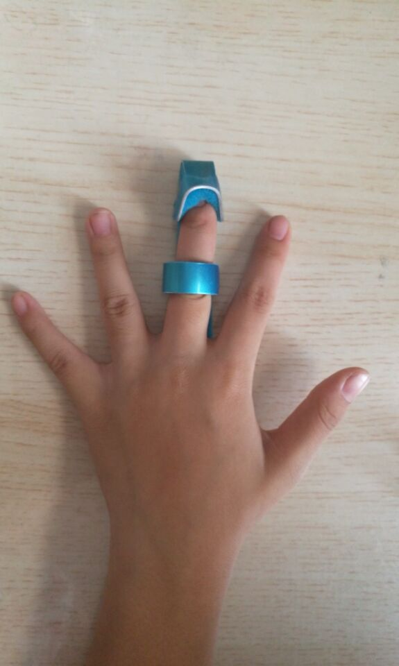 手指骨折固定器 指关节脱位固定夹板 手指康复训练器手指套 - 图1