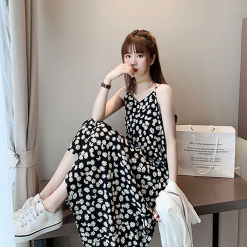 小雏菊碎花连衣裙仙女显瘦裙子超仙森系法式吊带少女裙2020年新款