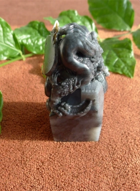 新疆和田玉籽料青花龙行天下印章