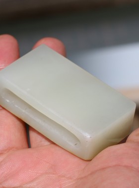 撒金皮雕件玉石皮带扣和田玉籽料