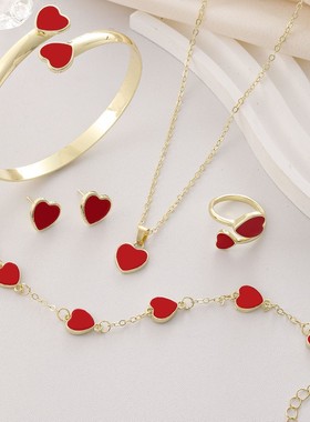 甜美个性时尚女士项链礼盒装防水不掉色轻奢桃心锁骨链气质小众