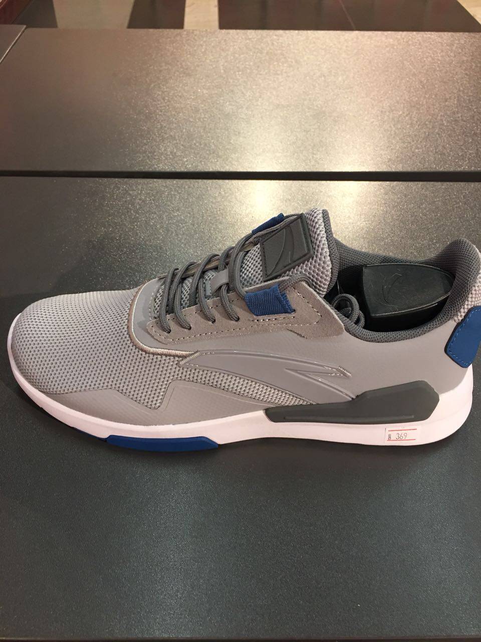 安踏正品男鞋2018冬季新款时尚网面轻便休闲运动跑步鞋11848859