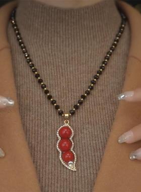 红色相思豆豌豆荚吊坠毛衣链新款潮网红高级感秋冬挂件长款项链女