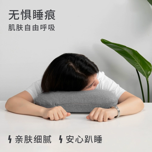 Подушка подушки по подушке с носовой подушкой