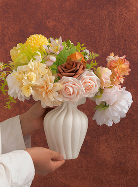 德化陶瓷批发新款花瓣口陶瓷花瓶家居花插桌面装饰品摆件一件代发