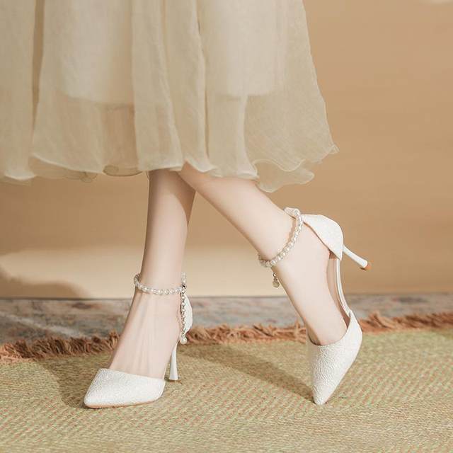 Wide-feet sticky shoes and heel with cheongsam solid color Korean version