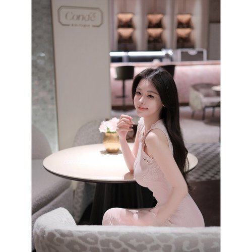 CHU小初/樱蕊淡香/曼妙身材曲线 精美蕾丝绣花 温柔显瘦长裙 - 图3