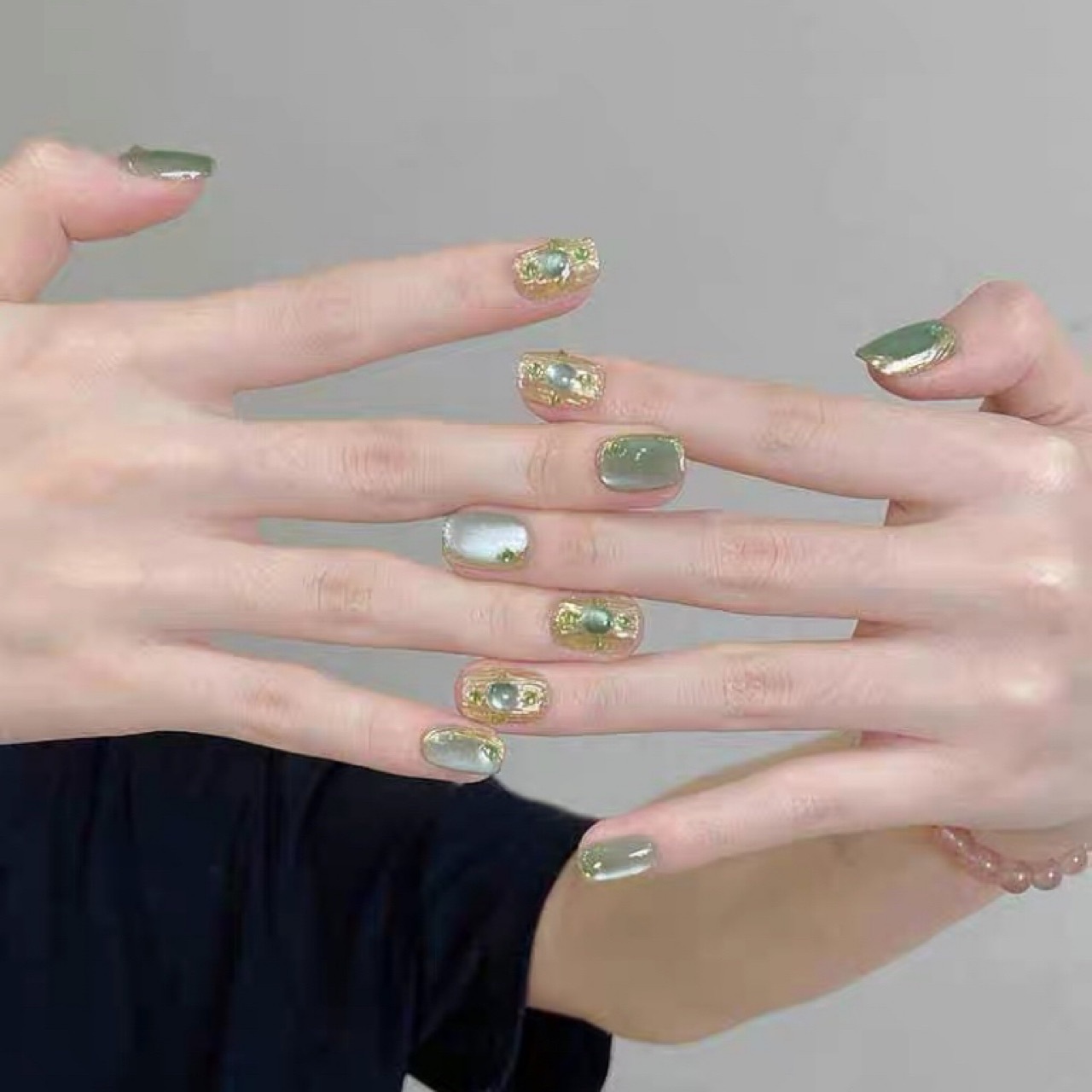 绿色布契拉提葡萄绿钻法式带钻重工显白夏日纯手工光疗穿戴美甲 - 图0