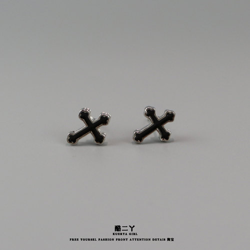 复古潮黑色十字架耳钉男款简约亚文化小众朋克耳环925银耳饰嘻哈 - 图3