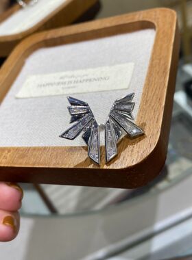 欧美个性轻奢法式高级感白色翅膀戒指时尚百搭通勤小众开口戒指环