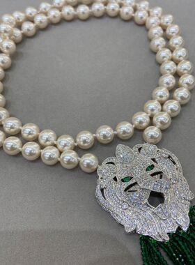 法式轻奢10M施家珍珠毛衣链吊坠狮子头绿色流苏毛衣链电镀满锆石