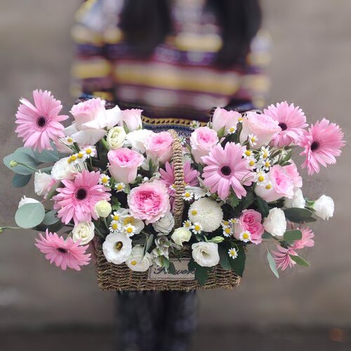 西安鲜花花店同城速递玫瑰绣球手提花篮礼盒探望病人生日表白花束 - 图0