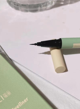 眼线笔持久不晕染防水防汗