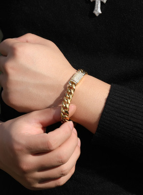 翻盖扣子镶钻钛钢古巴链