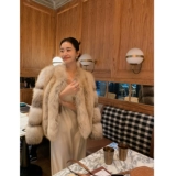Coco Fur ‘Богиня ездила на световой роскошь новый зимний градиент дизайн импортированная меховая трава лиса Внешние женщины