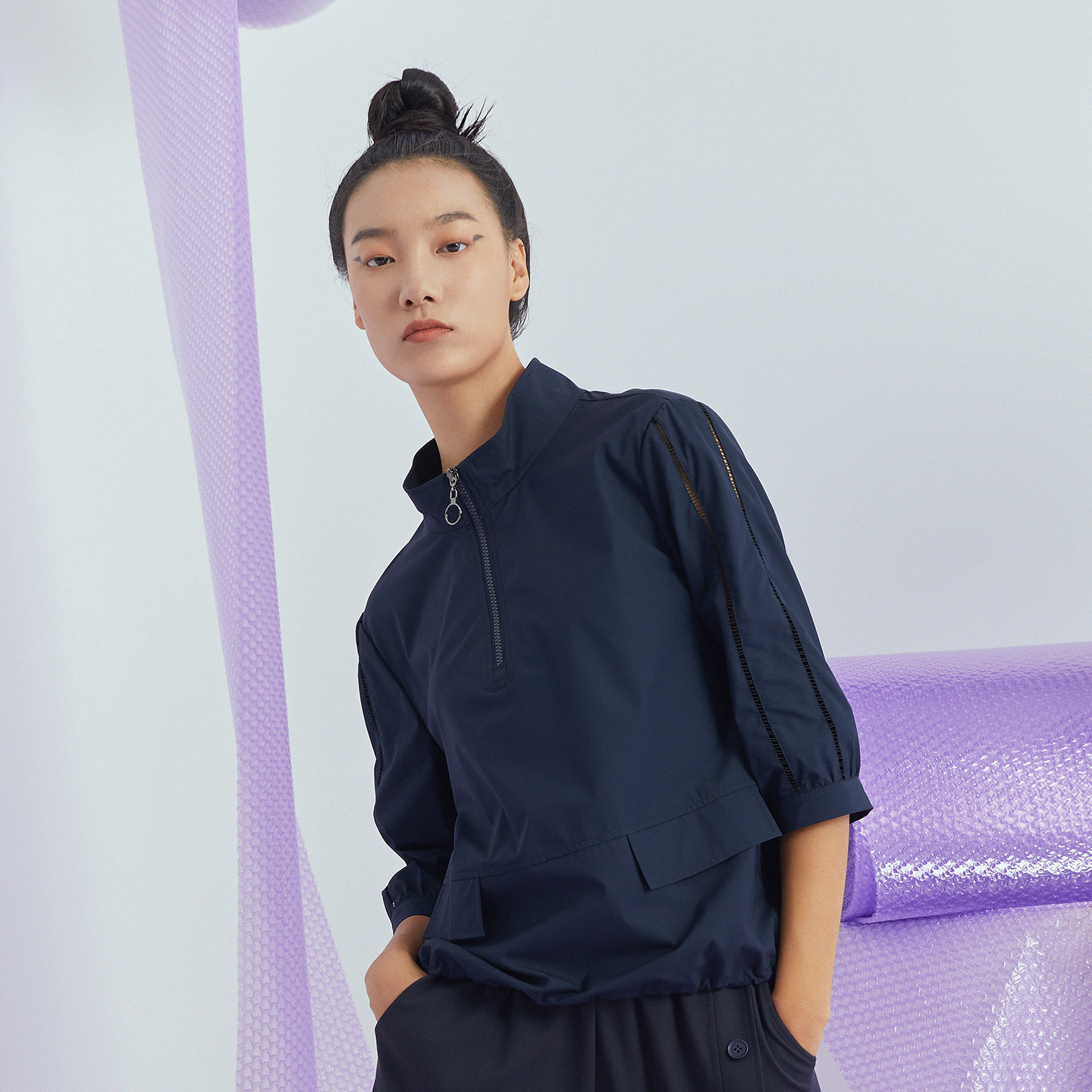 XINSILU新思路女装专柜春装时尚纯色H型立领九分袖运动风女小衫