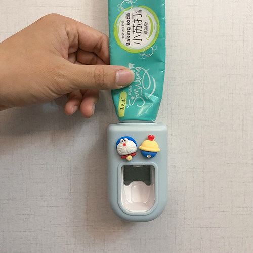 儿童卡通可爱创意挤牙膏器神器壁挂式粘贴免打孔牙膏挤压器置物架 - 图1