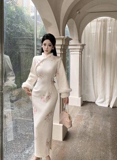 新中式温柔设计感毛领盘扣马甲旗袍连衣裙女2025冬季国风气质套装