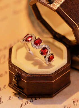 新款红色彩宝石戒指女小巧精致百搭甜美可爱镂空网红饰品爆款礼物