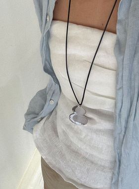 韩版ins风设计感葫芦液态不锈钢光面梳子项链黑色珍珠叠戴毛衣款