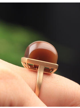 18K金糖玉梵峙戒指和田玉