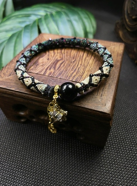 纯手工编织烟雨潇湘回纹手镯黑金配色立体回纹设计配色经典