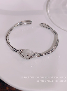 小众设计新中式玉髓戒指