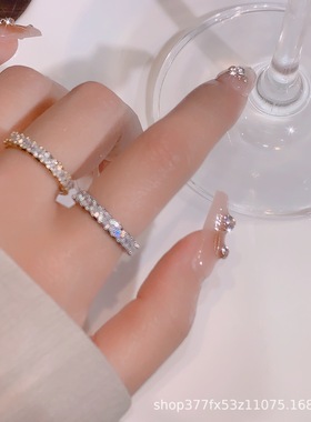 小众简约设计感水钻戒指