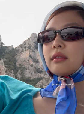 辣妹凹造型街拍弧形墨镜防紫外线