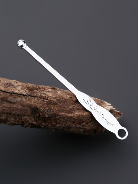 Old-fashioned ear-picking scoop Old-fashioned ear-picking scoop