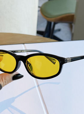 Jennie蓝色猫眼太阳眼镜