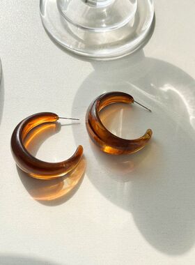 轻奢法式小C型树脂耳环女个性独特耳环复古高级感耳饰饰品配饰