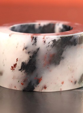 20内径17*5mm19g戒指把玩精雕龙戒戒指桂林鸡血玉石乾坤料黑底红