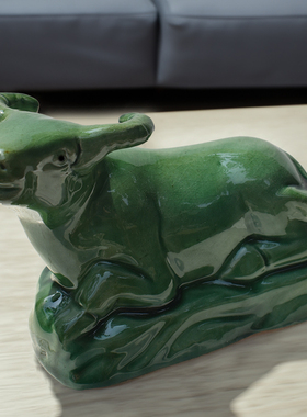 陶瓷黑色卧牛摆件手工工艺品