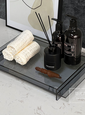 现代轻奢样板间浴室卫生间装饰品