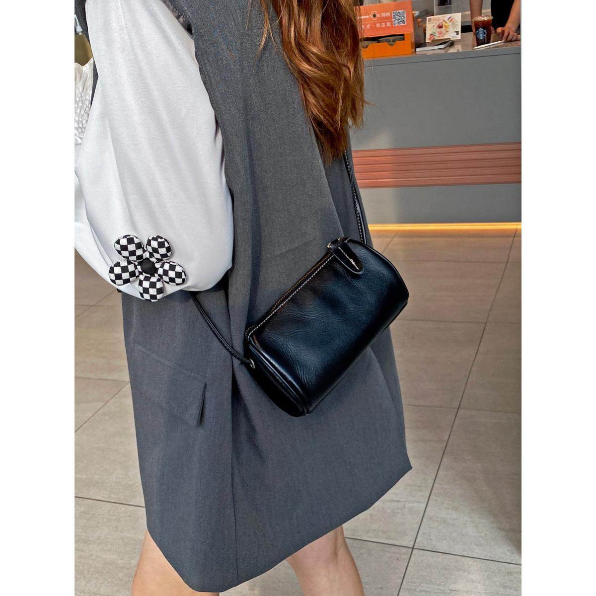 2023新款包包斜挎迷你小包夏高级质感小众枕头包2022轻奢真皮女包,淘宝优惠券,粉丝福利购,淘宝优惠卷