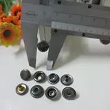 Невидимая детская пряжка с пряжкой нажаты