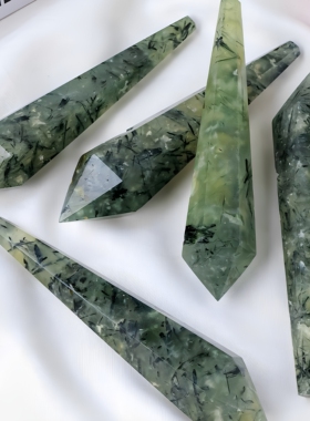 天然水晶葡萄石单尖灵摆柱 水晶原石打磨锥形六棱柱能量石柱摆件