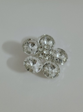 白色胸花平价好物简约