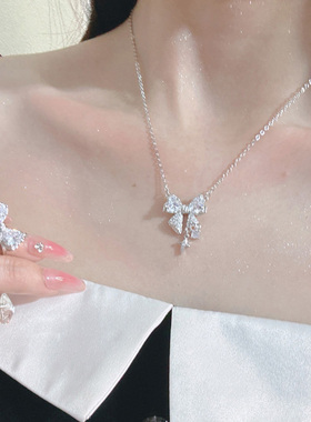 甜美满钻蝴蝶套装耳环项链戒指