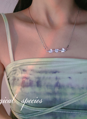 简约绿色爱心锆石闪闪蛇骨女