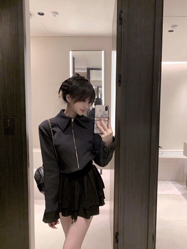 ROUGE DIAMOND RECTO 1:1/黑色粉色不规则下摆翻领拉链短西装外套 - 图1