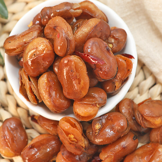 Crispy fried broad bean snack glutinous beans