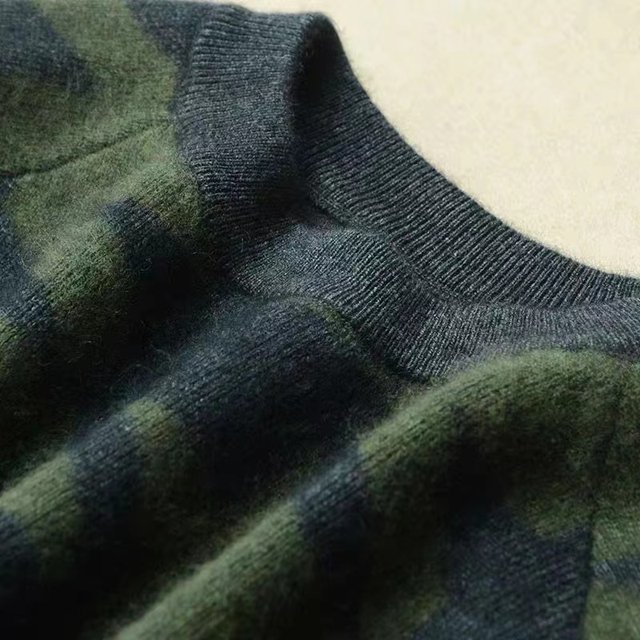 Autumn and winter cardigan men's round neck large size low neck
