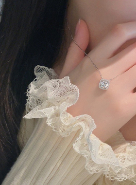 好闪的项链啊！晶莹剔透的小方糖