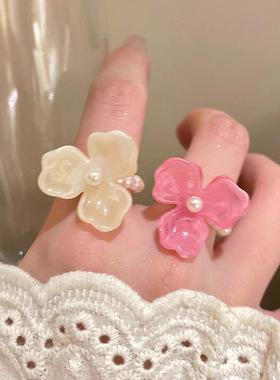 多巴胺珍珠花朵戒指女生2025新款氛围感出游食指戒度假风拍照指环
