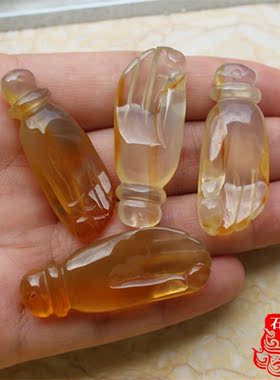 原色玉髓精雕佛手掌上明珠吊坠